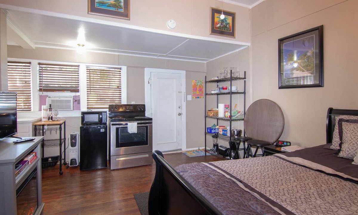 Downtown Apartment | Hide-Away: Downtown Pensacola, North Hill Studio