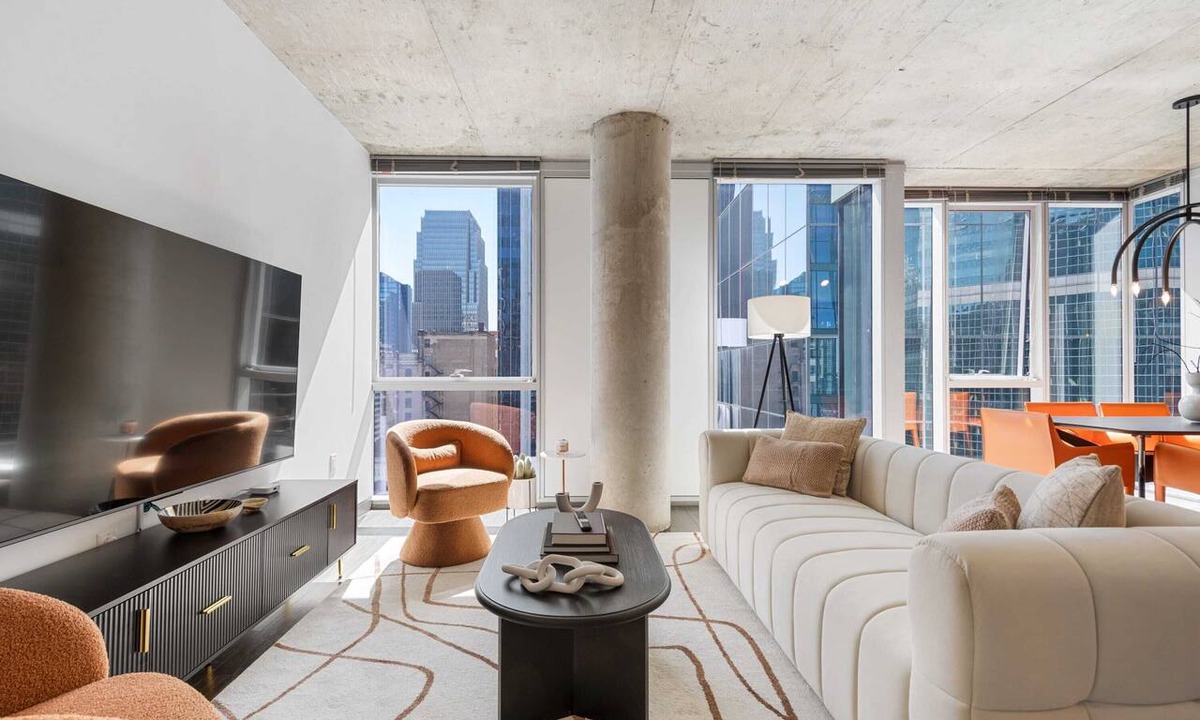 Downtown Chicago Apartment | High-End 3BR Retreat + Steps to Millennium Park