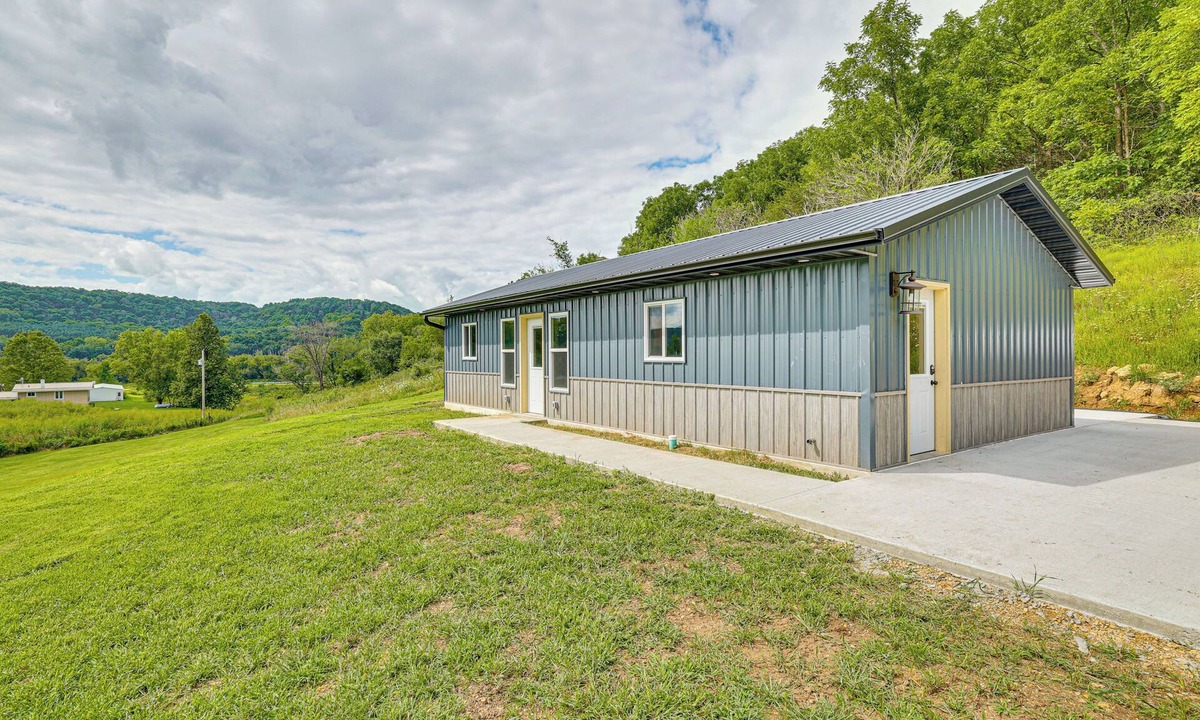 Viola Cabin | Hike, Fish & Relax: Kickapoo River Cabin!