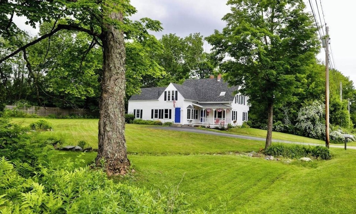 Warren House | Historic Home w/Gas Fireplace, Fast WiFi, & Private W/D - Snowbird-Friendly