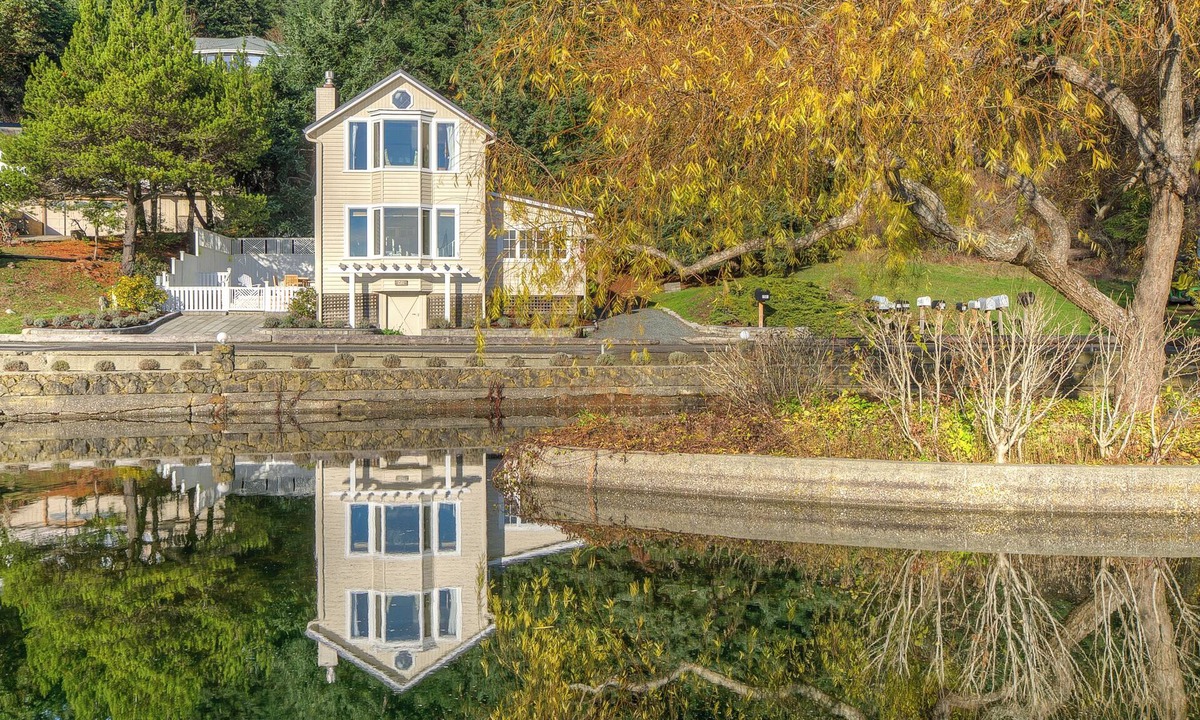 Rosario House | Historic Waterfront Home, Hot tub, Pets Welcome!
