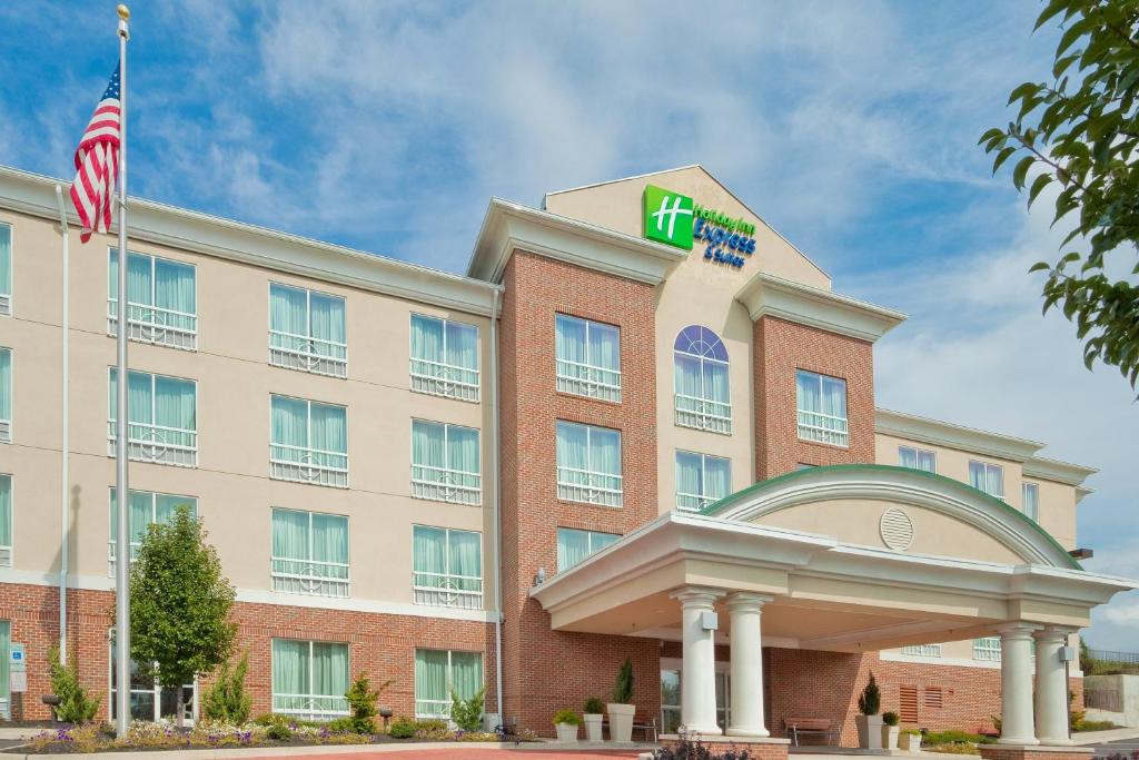 Hellertown Hotel | Holiday Inn Express Hotel & Suites Bethlehem by IHG