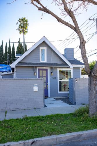 Burbank House | Hollywood Family Nest in Burbank, Steps to Studios!