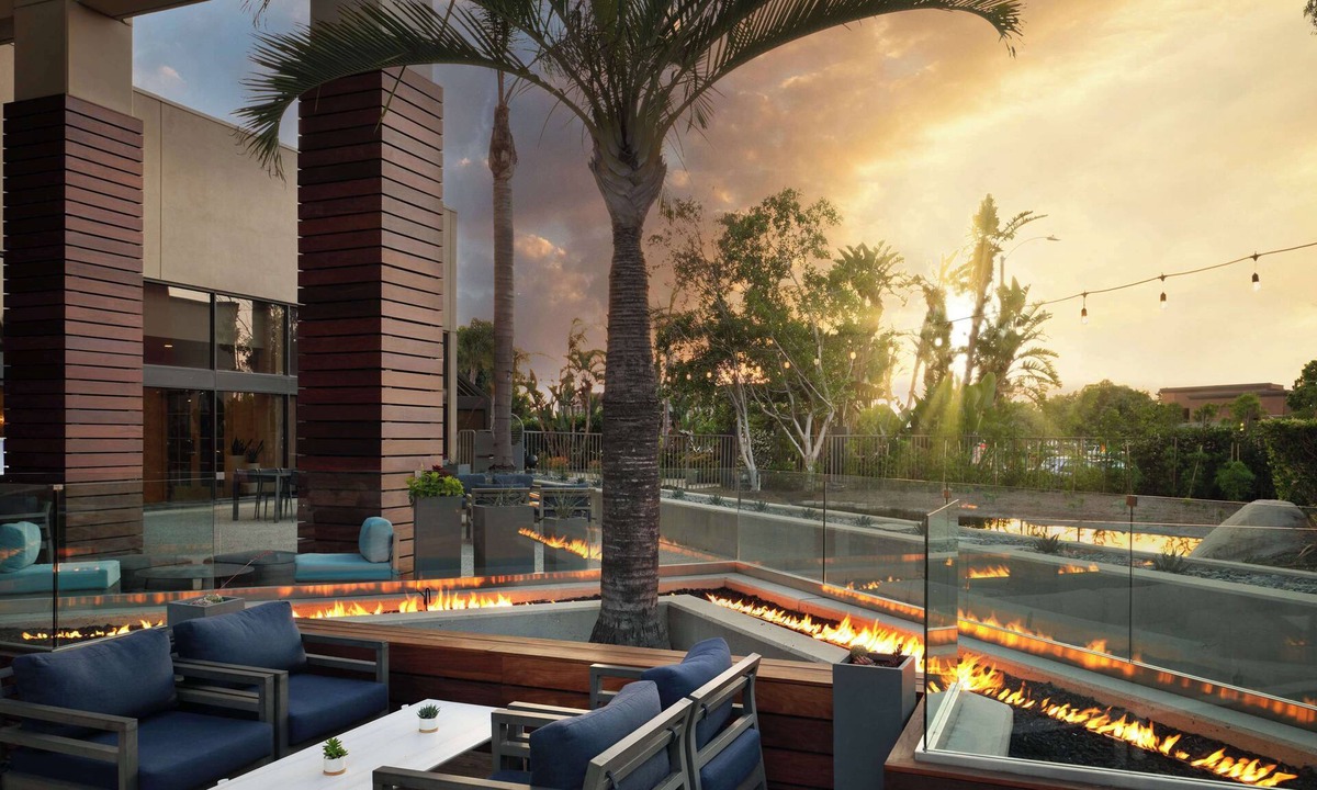 Anaheim Resort Hotel | Hotel Fera Anaheim, a DoubleTree by Hilton