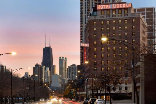 Old Town Triangle Hotel | Hotel Lincoln