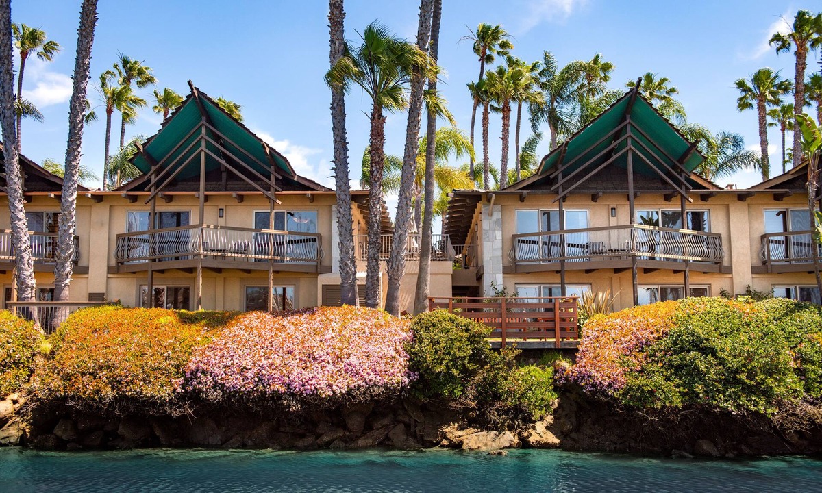 La Playa Hotel | Humphreys Half Moon Inn