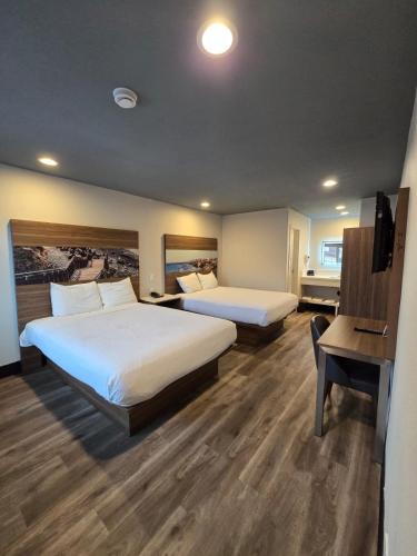 Olde Carlsbad Hotel | Hyland Inn near Legoland