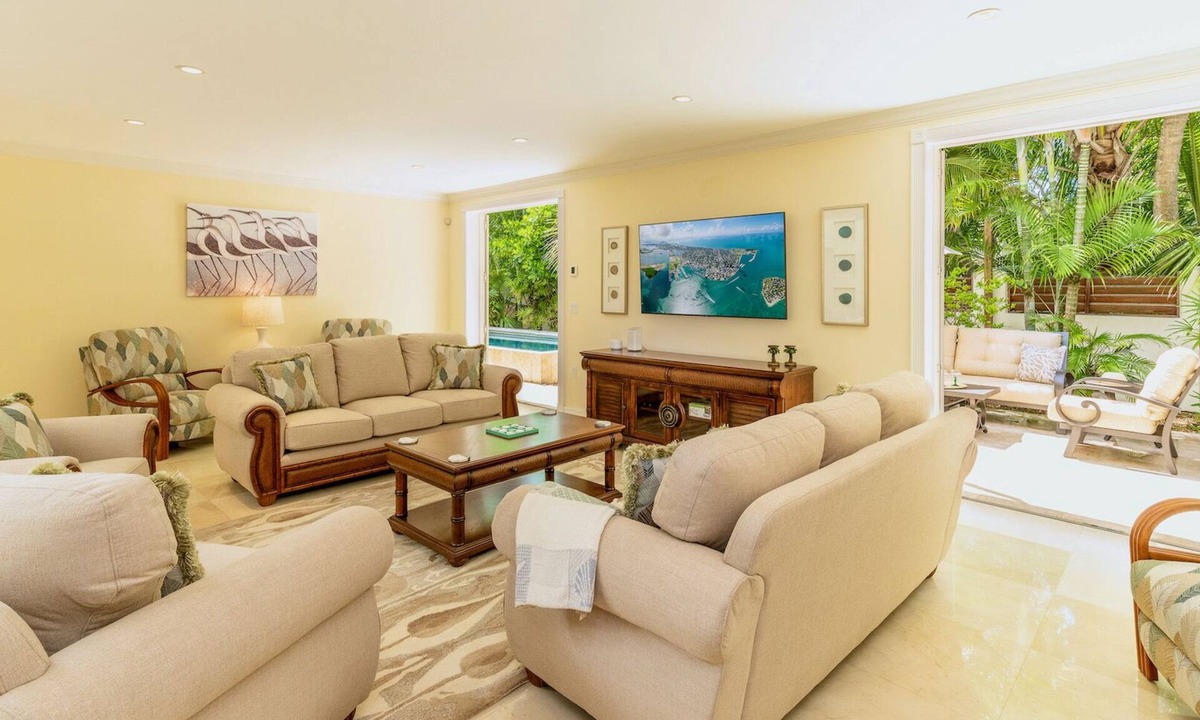 New Town House | *ISLAND OPULENCE @ MIDTOWN* Grand Private Home & Pool + LAST KEY SERVICES…