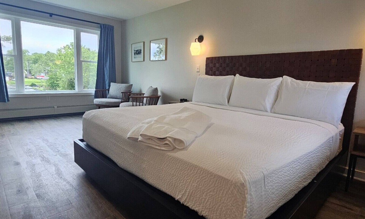 Greenville Junction Hotel | Juniper Motel-King Studio*RM2*Pet Friendly*Lakefront*ATV Access
