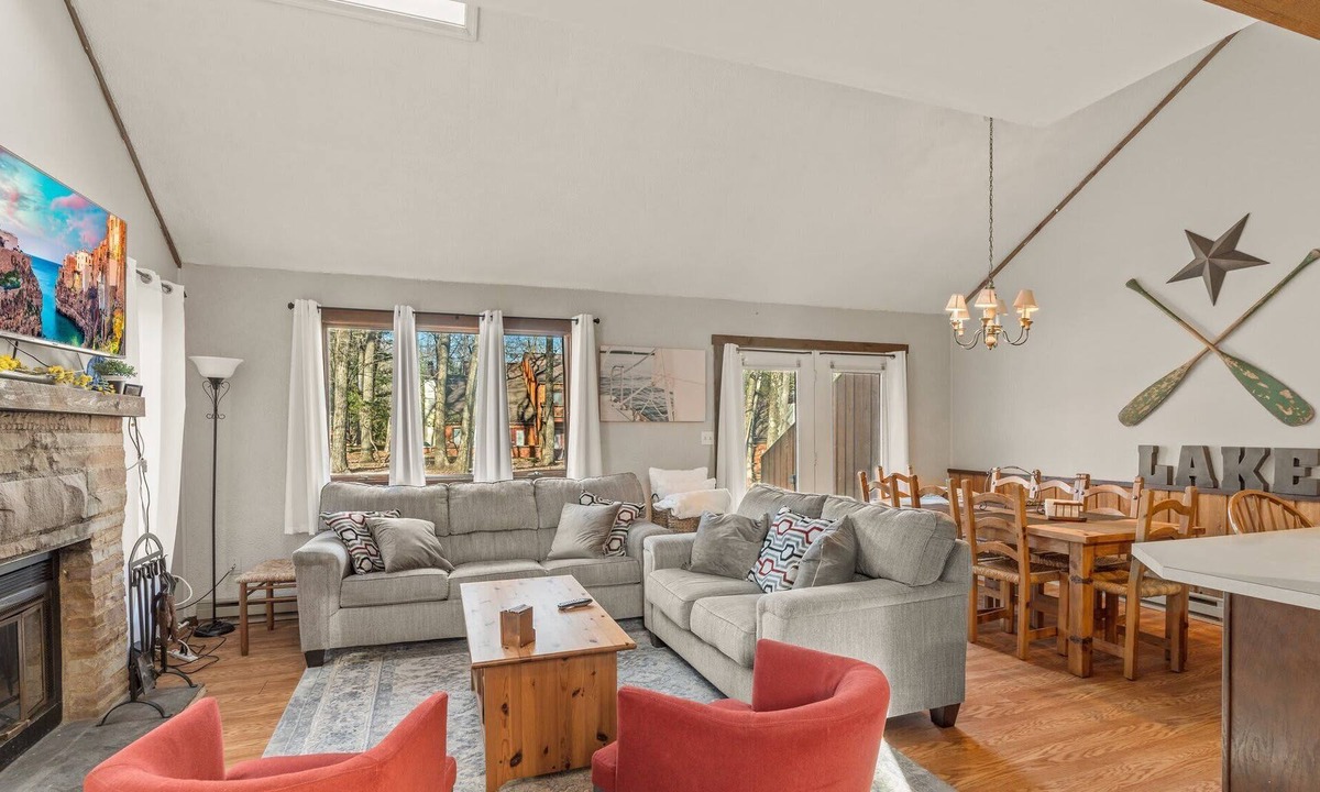 Lake Harmony House | Lake Harmony | Charming 2 Bed | Close to It All