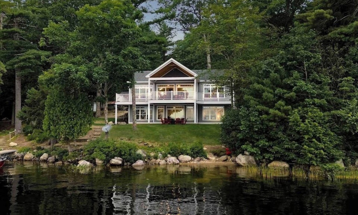 Orland House | Lakefront compound consisting of 3 cottages - close to Acadia