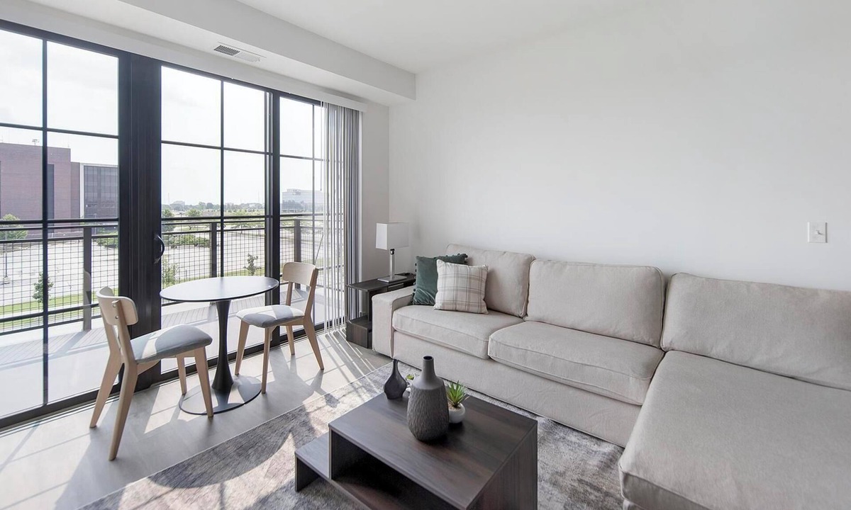 Schaumburg Apartment | Landing | Modern 1BD, Clubhouse, Yoga Studio