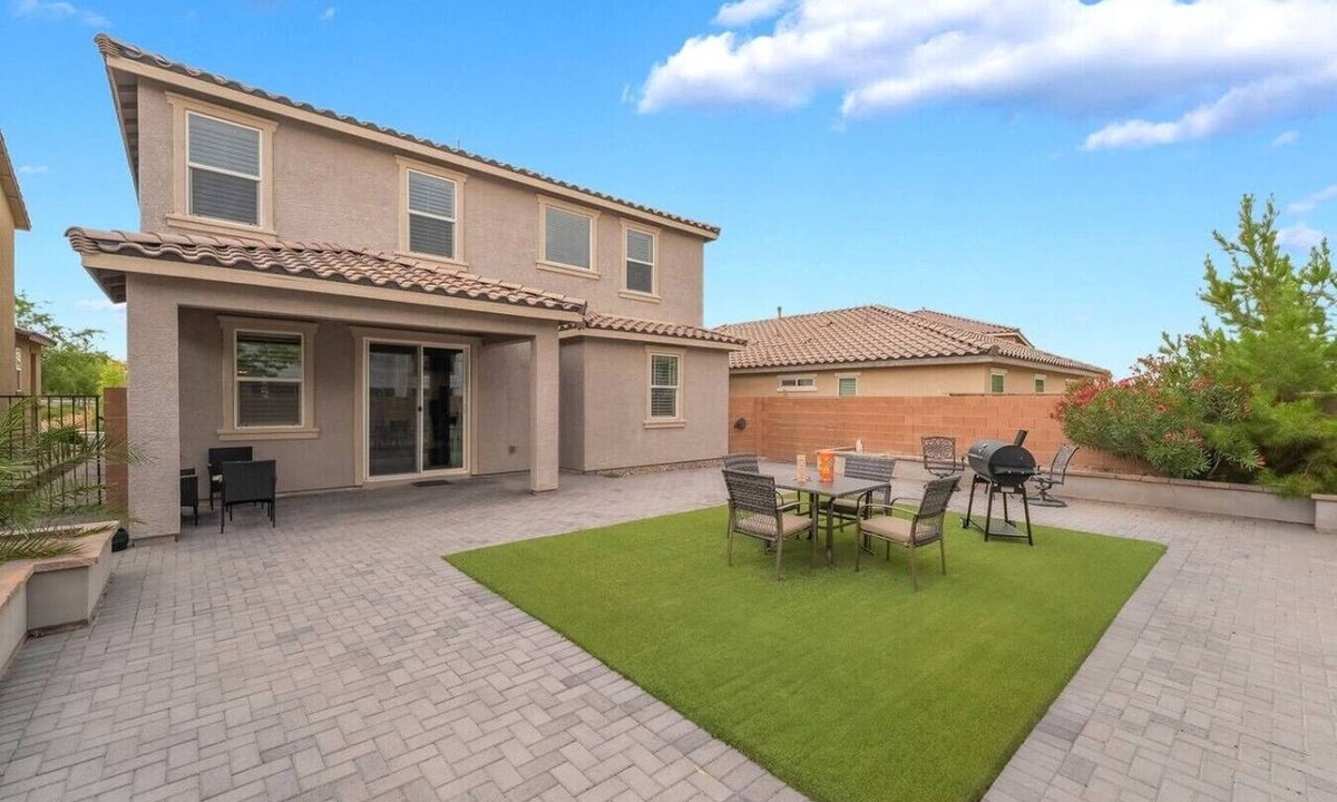Rhodes Ranch Apartment | Large Groups! Game Room| BBQ| Spacious| Near Strip