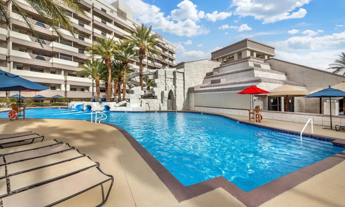 Enterprise Hotel | Las Vegas Retreat with Free Parking and Onsite Pool Near Airport | 2 Units