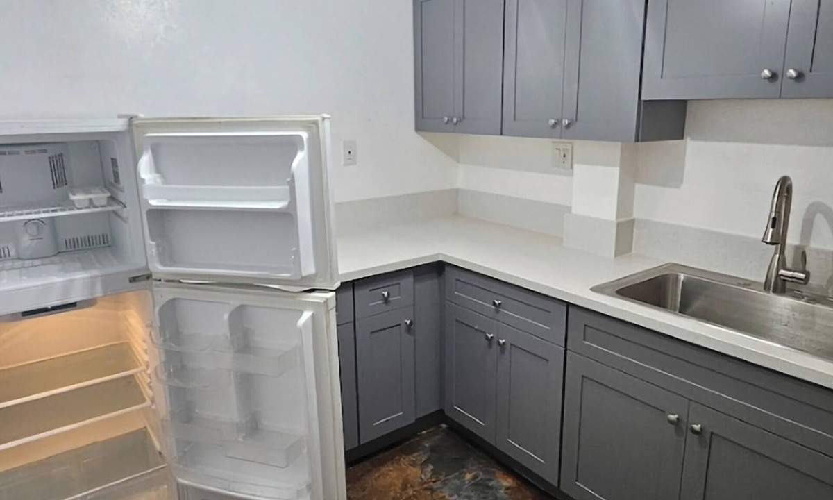 Laguna Hills Condo | Leval Entry~Downstairs~Remodeld Kitchen~Monthly~Gym~Pools~Spa~讲中文