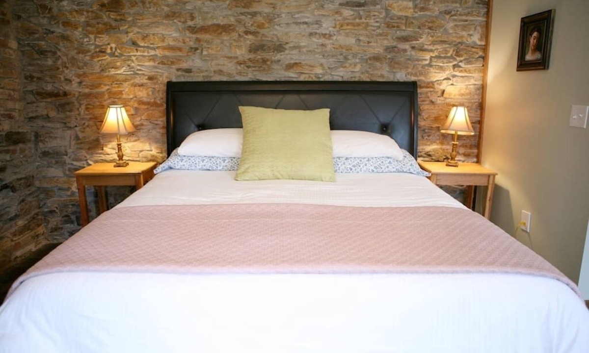 Harpers Ferry Bed & Breakfast | Light Horse Inn: Suite 4
