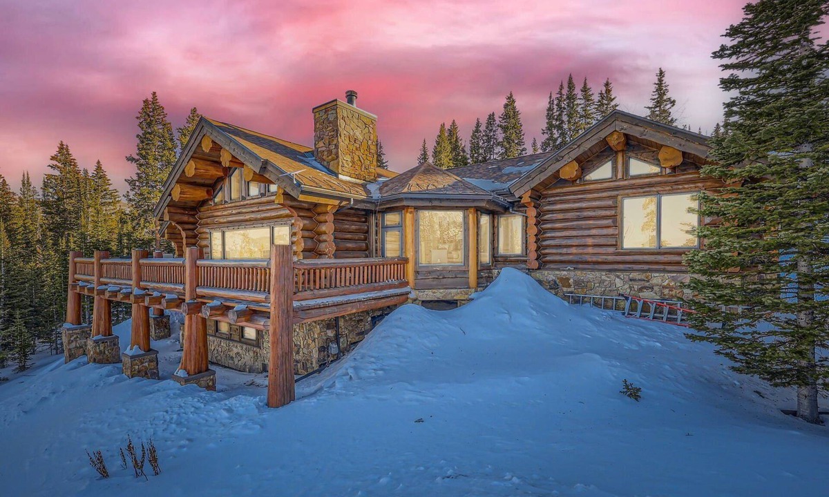 Quandary Village Cabin | Long Stay at Lux Cozy Cabin at 656 Hamilton Ln - with Gym!