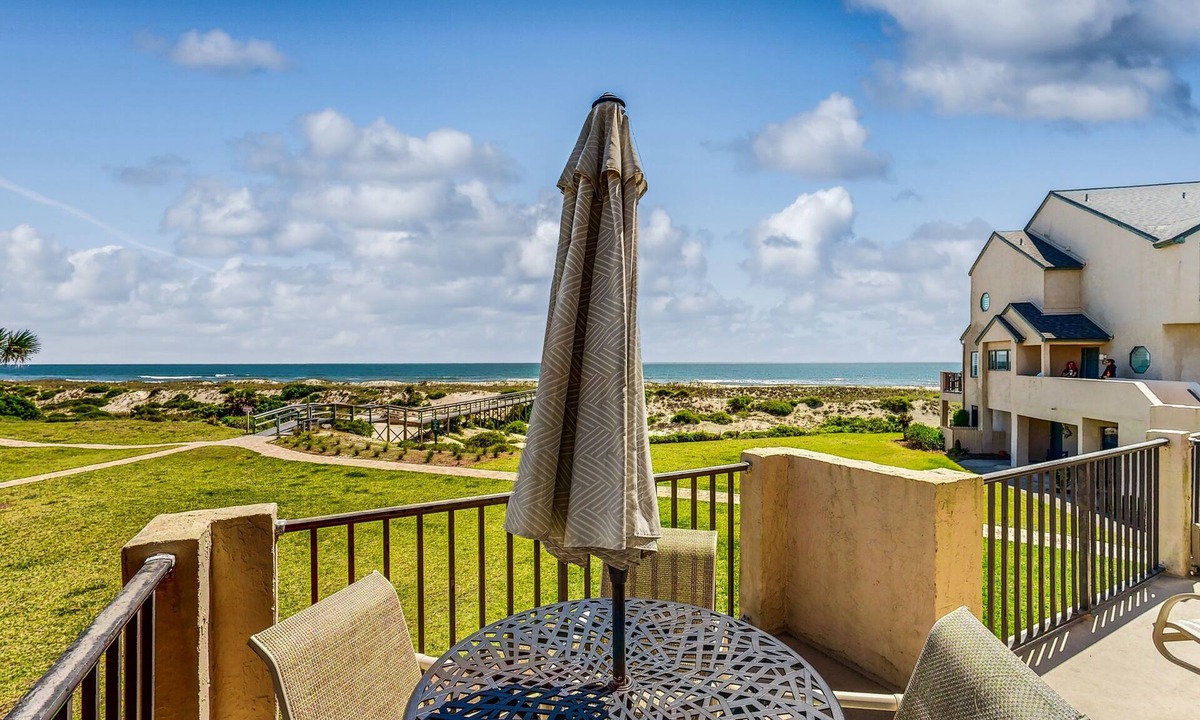 Amelia City House | Lovely oceanfront townhouse in Summer Beach Village w/Shared Pool, Central AC