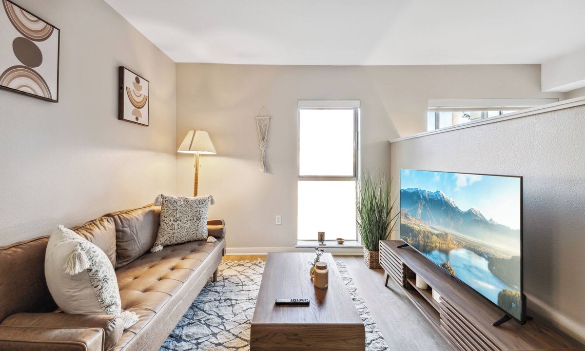 Pico Bed & Breakfast | Lovely Studio in Santa Monica w Free Parking