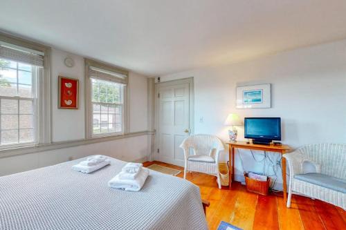 Wiscasset House | Lovely studio w/full kitchen/free WiFi- next to river/antique shops/restaurants