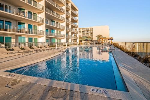 Fort Walton Beach House | Luxurious gulf-front condo with resort amenities - near entertainment