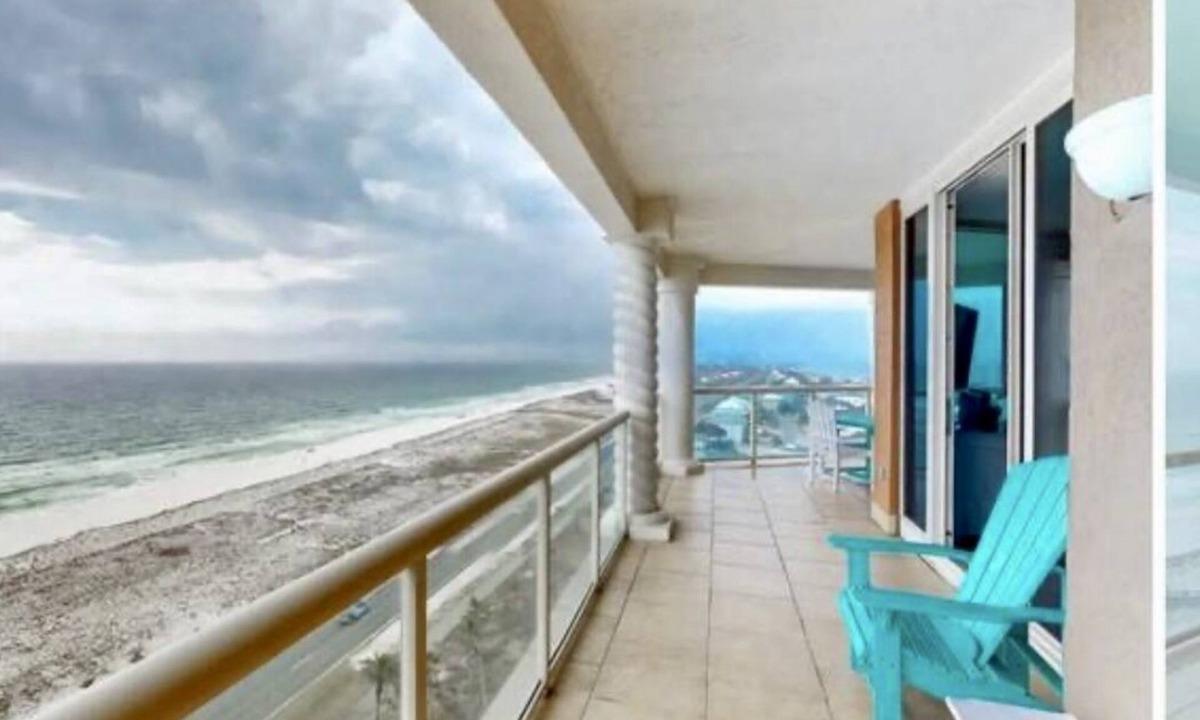 Pensacola Beach Condo | Luxurious Gulf Front 3 Bedroom Condo! Pools, Hot Tubs, Restaurant & Many Extras!