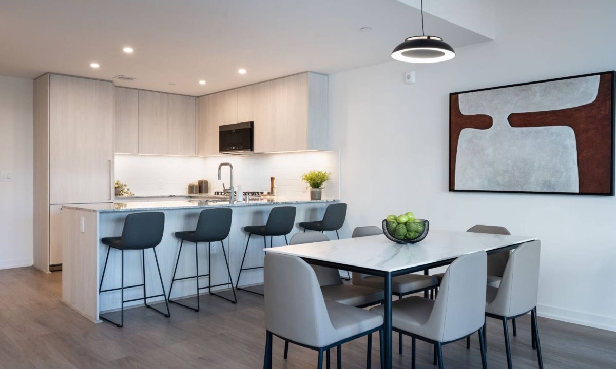 Hollywood Condo | Luxurious Urban Oasis in Hollywood – Resort-Style Amenities & Stunning Views