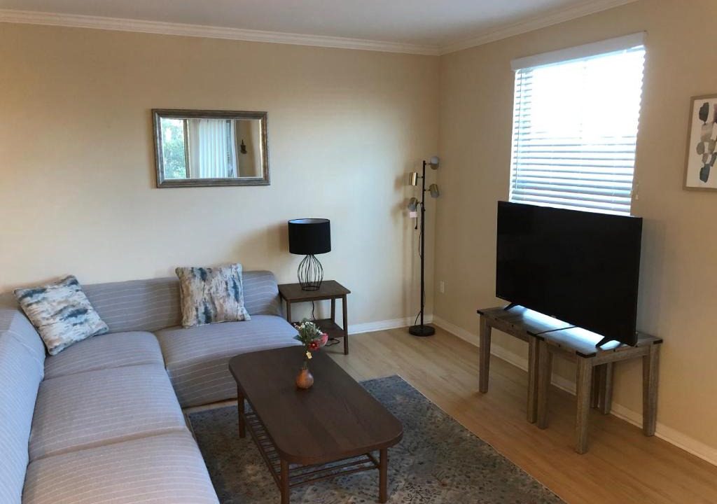 Irvine Apartment | Luxury 2BR/2BA Apartment in Spectrum, Irvine W/Free Parking/Pool/Gym