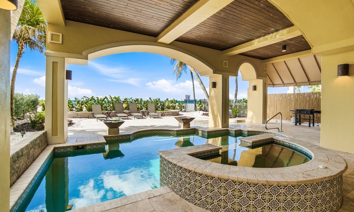 Bonita Springs House | Luxury Beachfront Vacation Getaway on Bonita Beach | Sleeps 12