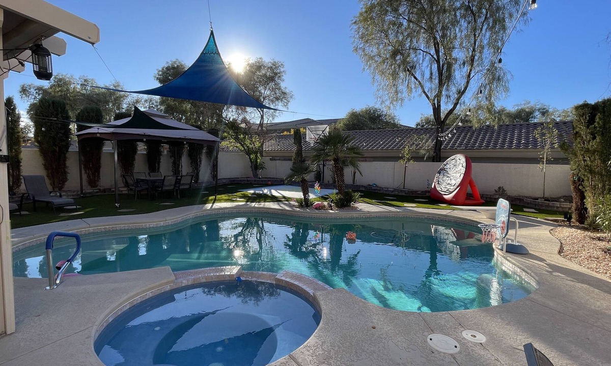 Silverado Ranch House | Luxury Home Private 5BD Near Strip - Pool/Spa, Game Room & Basketball. Groups