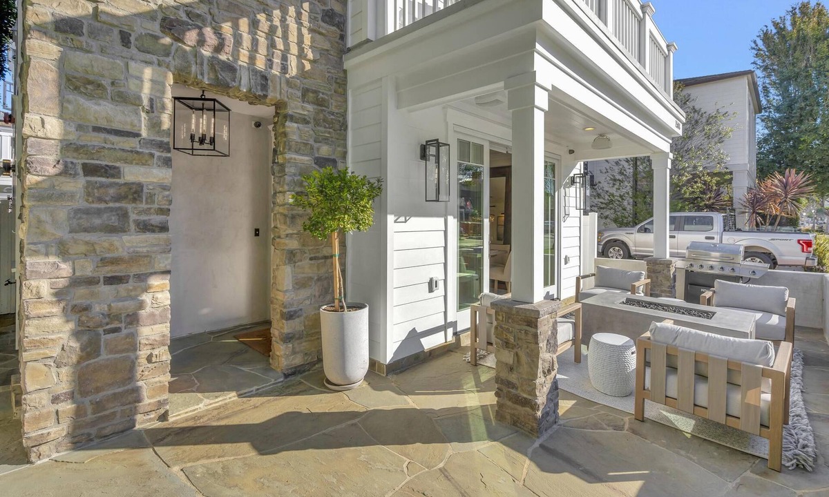 Balboa Peninsula House | Luxury Newport Beach House Weekly Cleaning Included