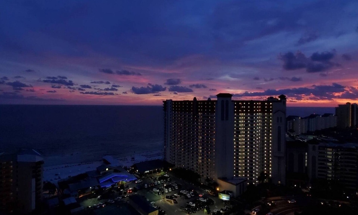Panama City Beach Resort | Luxury Penthouse Suite Ocean View 21st Floor 1681 sqft