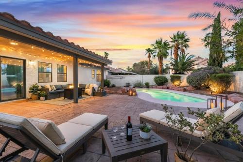 Las Vegas House | Luxury Vegas Escape,Pool, Gameroom, Mtn Views, EV