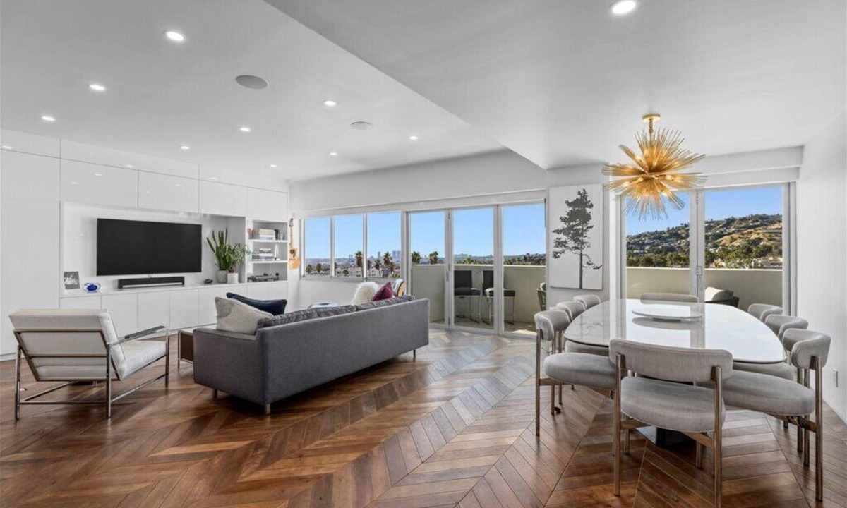 Hollywood Apartment | Luxury West Hollywood 2-Bed Apt as seen in Netflix 'Selling Sunset' show.