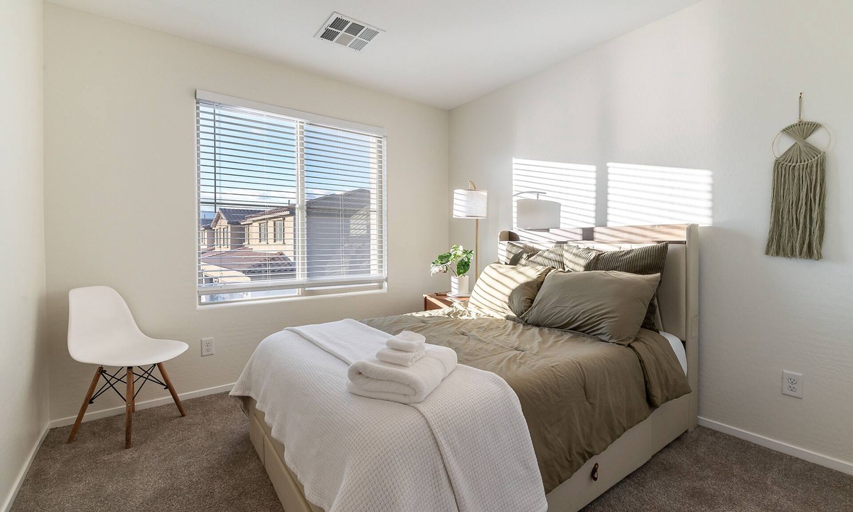 Rhodes Ranch House | Madori Vista in the Prominent Southwest. 31+ days only