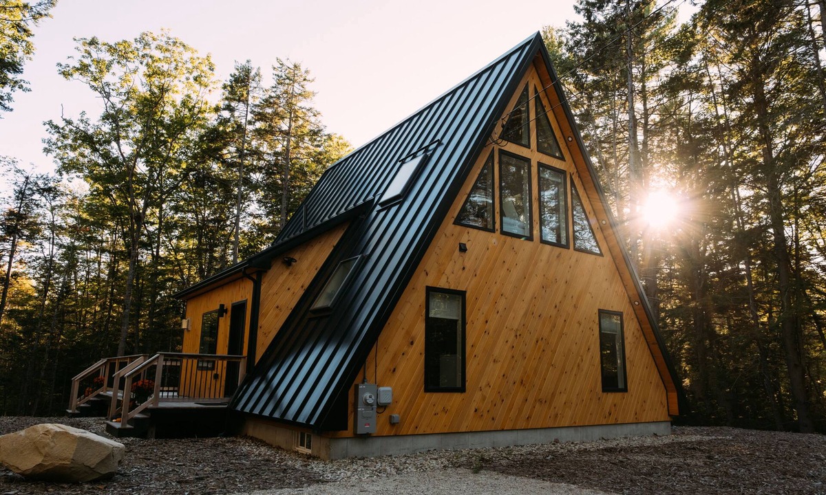 Freeport Cabin | Maine Frame: Cozy Retreat in the Freeport Woods