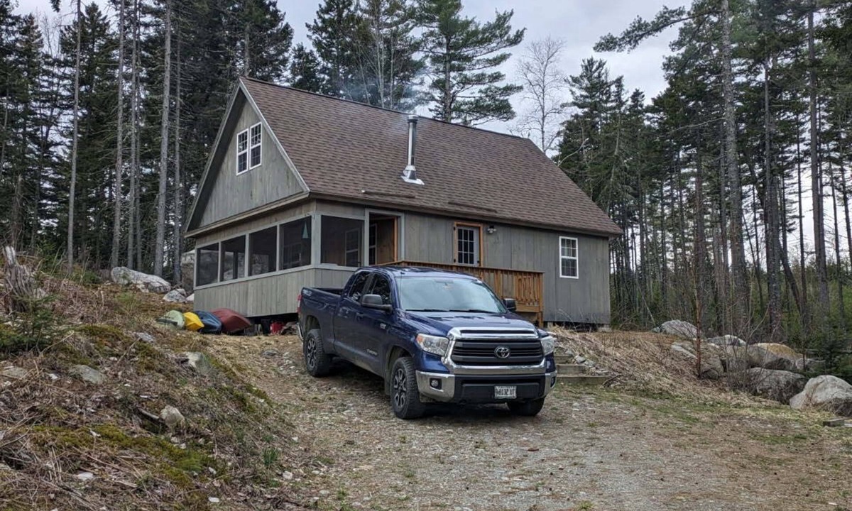 Bingham Cabin | Maine, off the grid Cabin Sleeps up to 8 people. Moxie Pond West Forks
