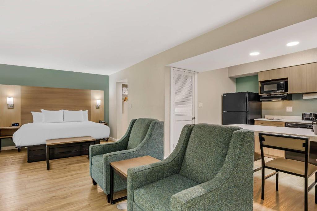 Springfield Hotel | MainStay Suites Springfield South - Battlefield Rd