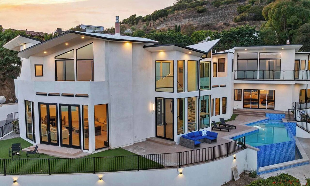 Central Malibu House | Malibu Meadows Heights
