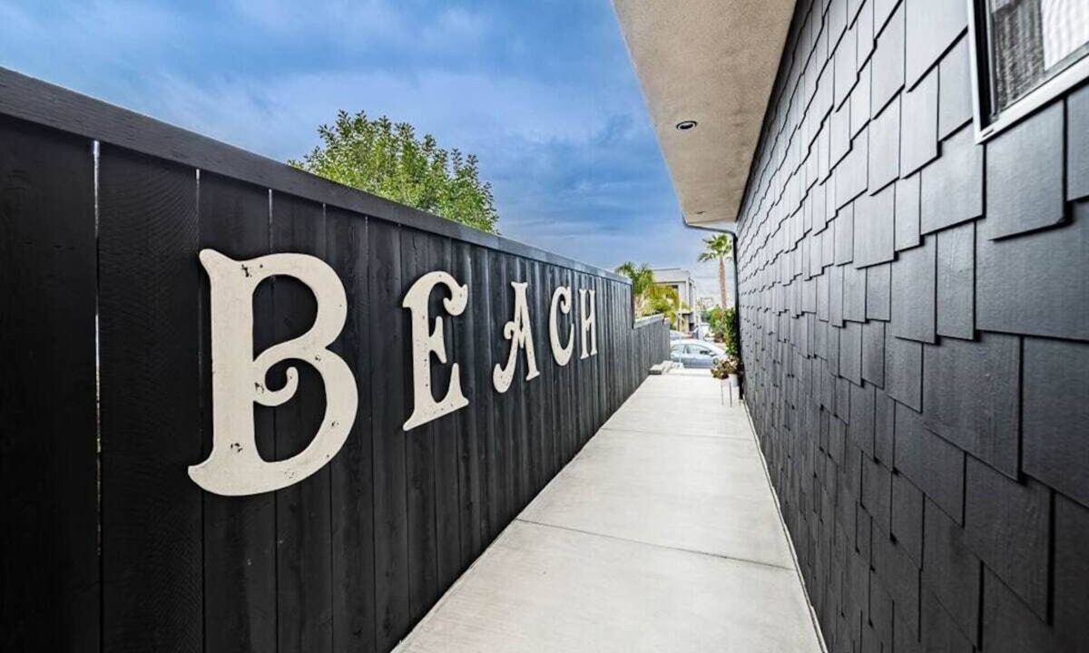 Crown Point House | Mission Bay Dreams | 360° Views | Block to Sand