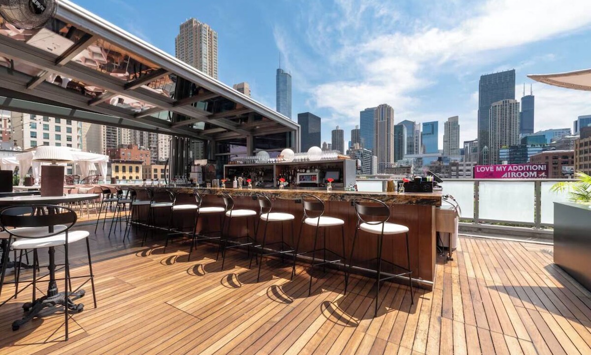 Near North Side Hotel | Modern Suite with Rooftop Lounge & Views of Downtown Chicago