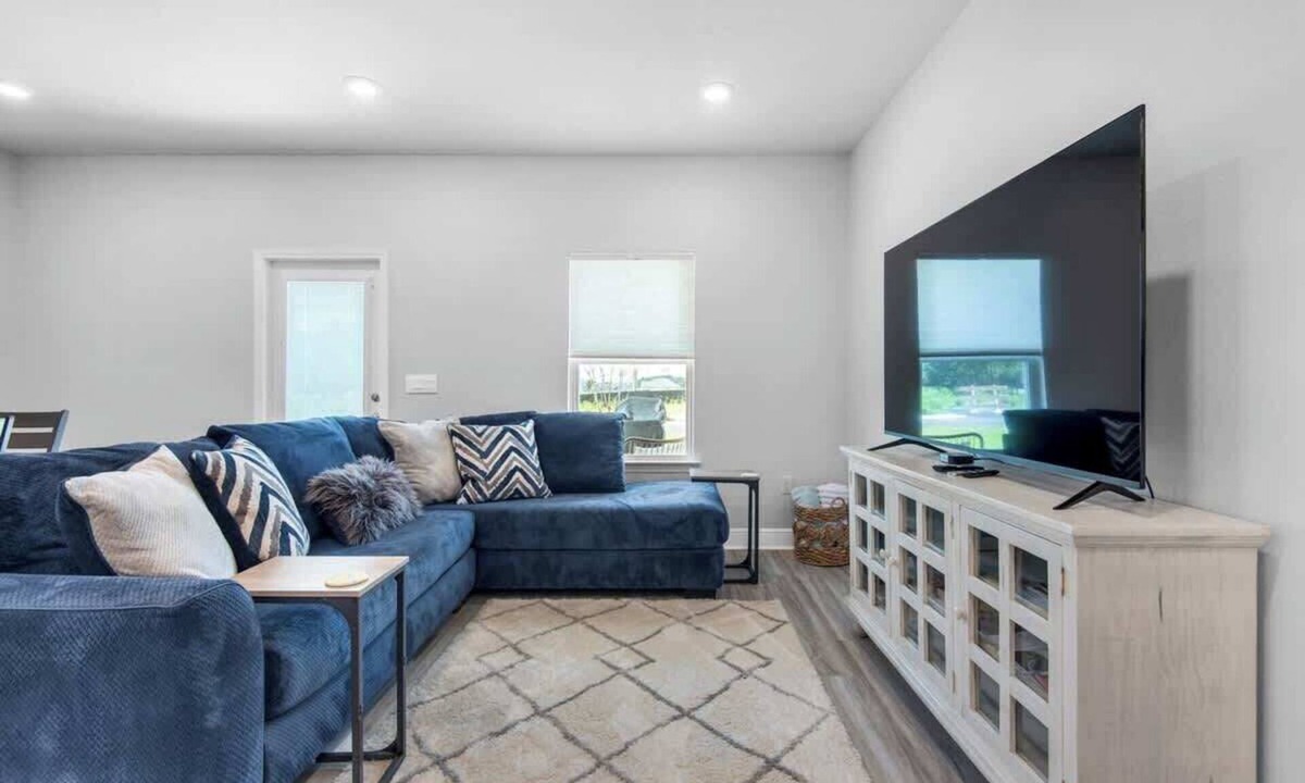 Gulf Breeze Condo | Modern Townhome Near Beaches, Zoo