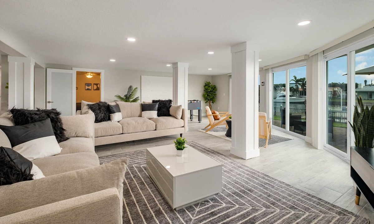 Cocoa Isles House | *Modern Waterfront Home* Sleeps 8-LARGE KITCHEN/LIVING Area-1 minute to beach