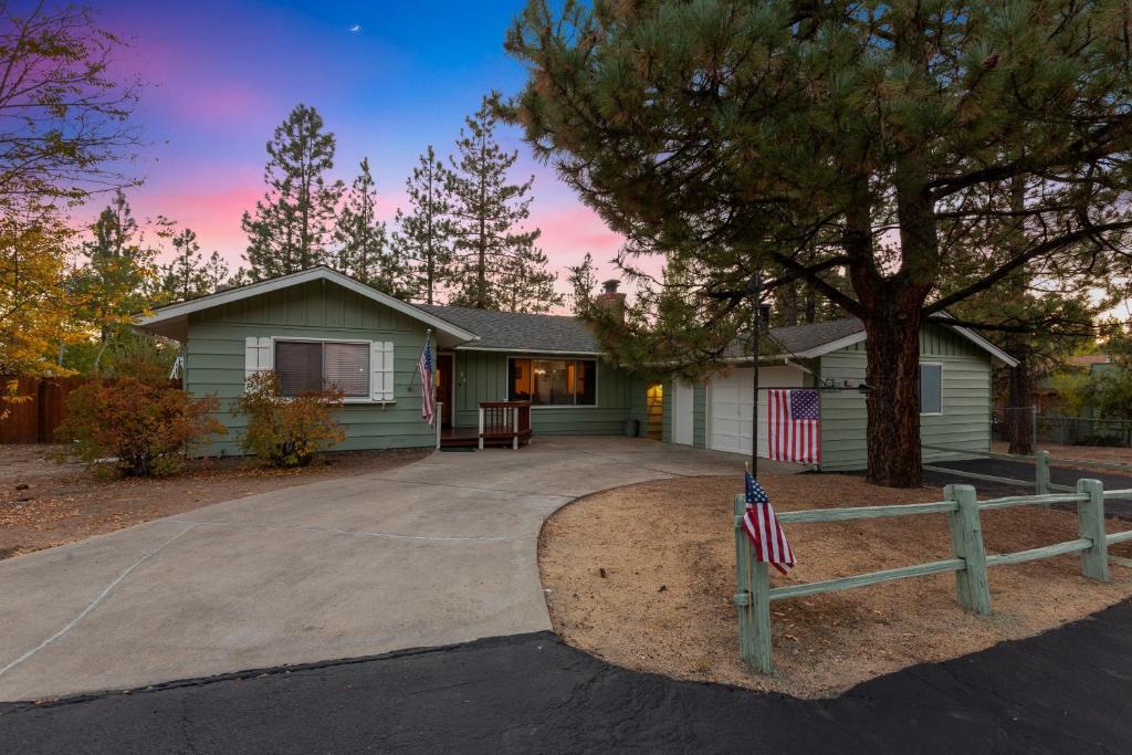 Big Bear Lake House | Mountain Fun-1729 by Big Bear Vacations