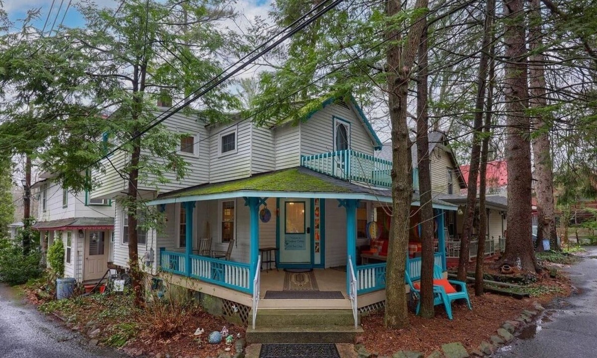 Mount Gretna Heights Cottage | Mt. Gretna Gem w/Huge Porch!
