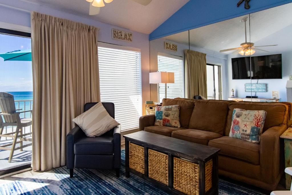 Biltmore Beach Hotel | Nautical Watch B14