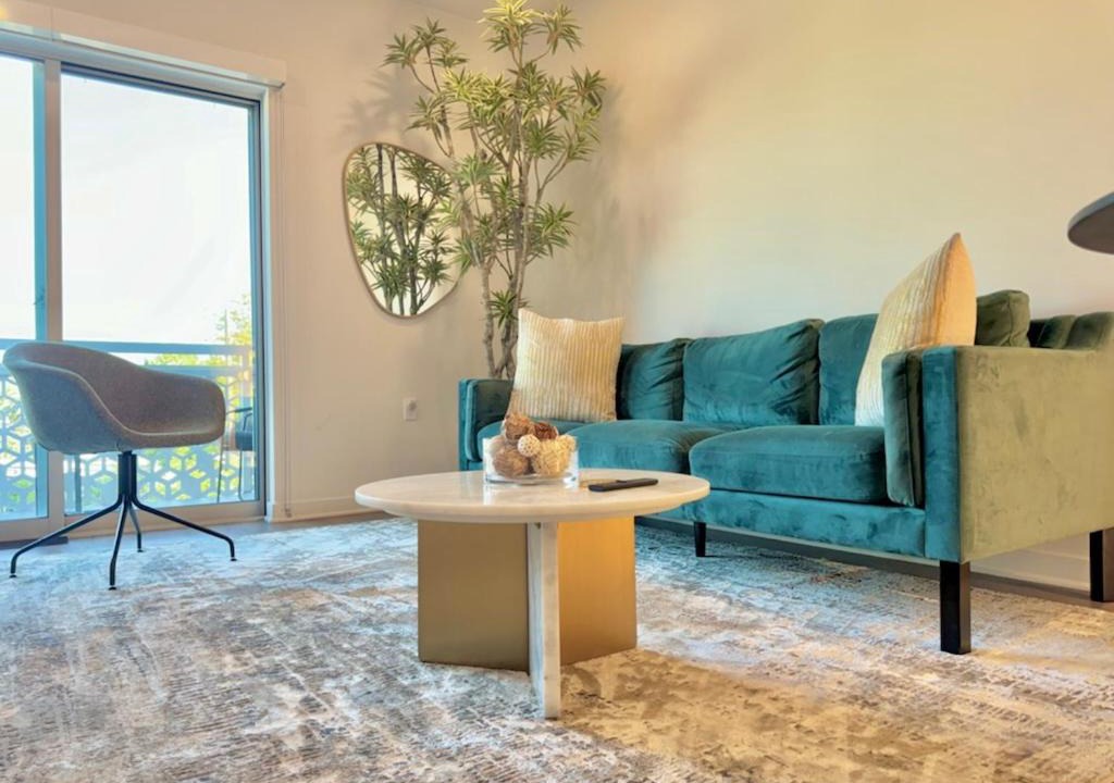 Silver Lake Apartment | NEW One Bedroom Penthouse, Silver Lake + Parking!