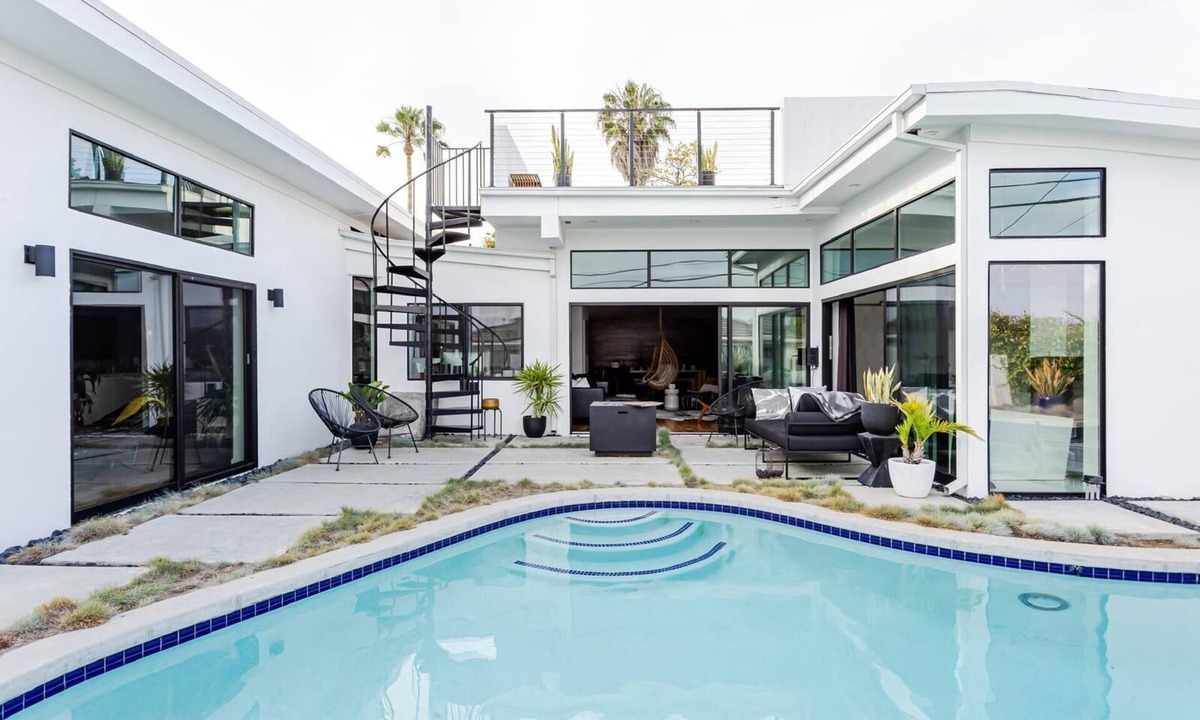 Westchester House | NEW! Pool/Spa, Fire Pit, Roof Deck, NEAR WORLD CUP