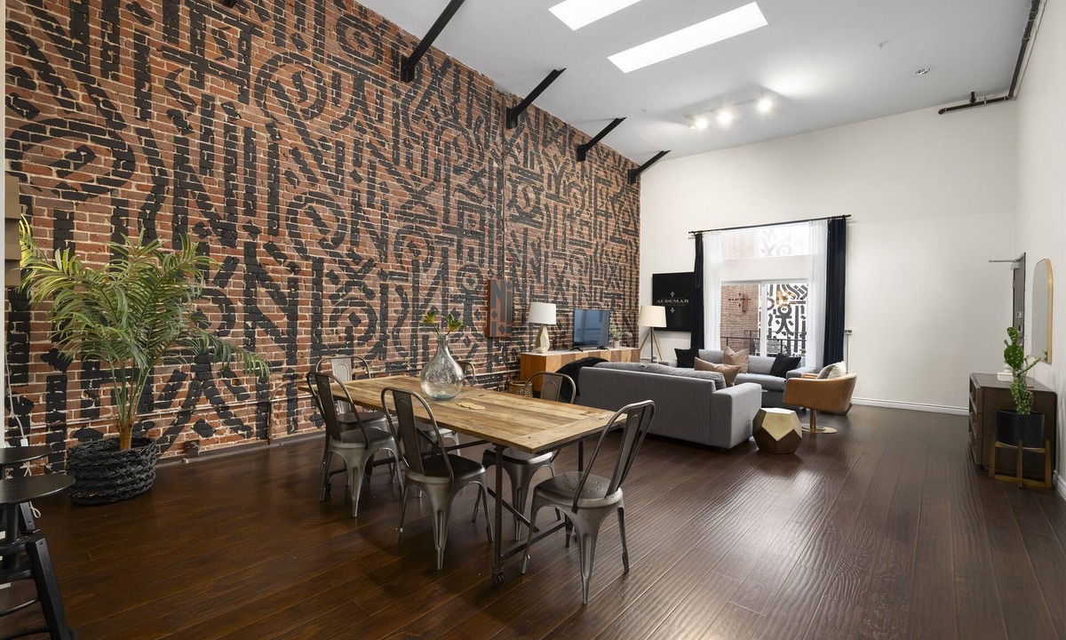 Historic Core Hotel | New York-Style 2BR Penthouse 2200 sq ft