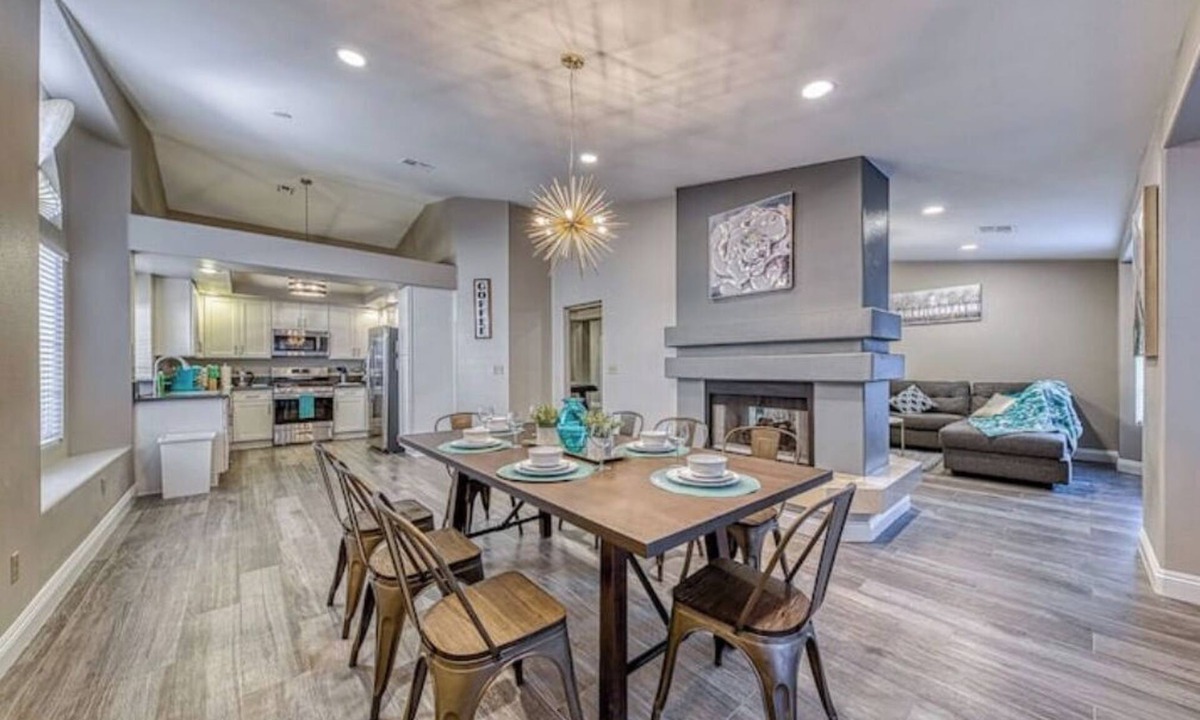 Green Valley North House | Newly Remodeled Home - 10 mins to Vegas Strip!